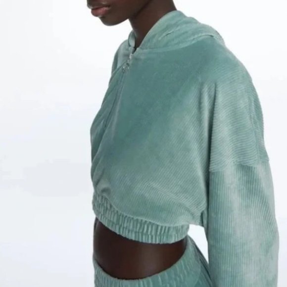 Zara cropped velvet sweatshirt in sea green size M - Picture 1 of 6